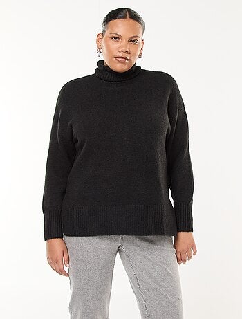 Pull chaud col roulé avec fentes à la base
