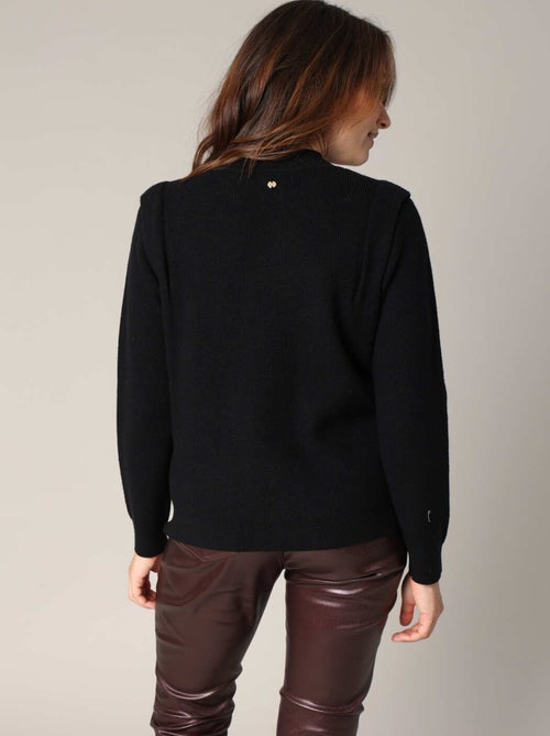 Pull col montant avec détails de boutons fantaisie 'Deeluxe' - Kiabi
