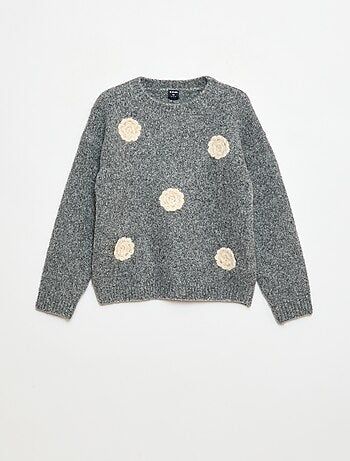 Pull col rond avec fleurs en crochet uni