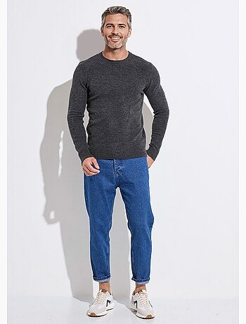 Pull col rond fine jauge, coupe ajustée