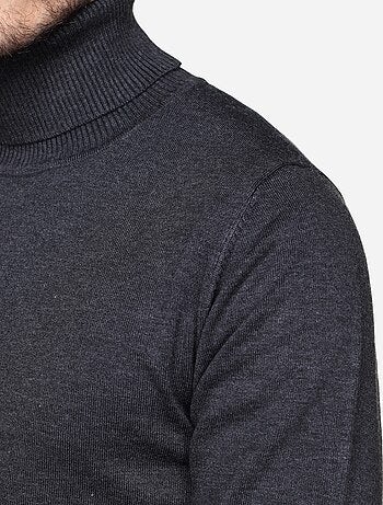 Pull col roulé