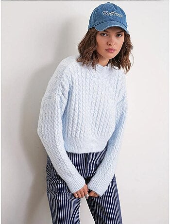 Pull col roulé mi-long en tricot épais avec motif tresse mixray