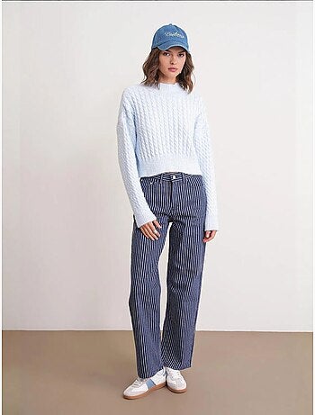 Pull col roulé mi-long en tricot épais avec motif tresse mixray