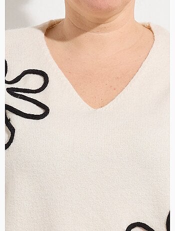 Pull col V applications fleurs - AFIBEL