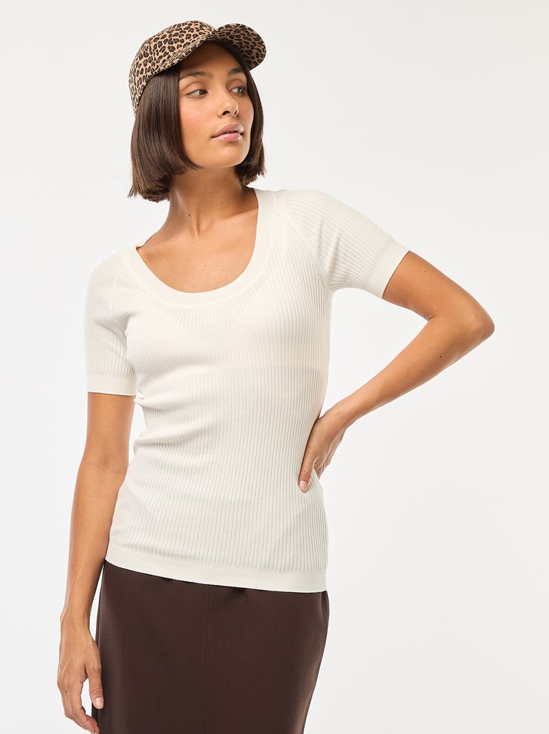 Pull côtelé manches courtes avec col rond dégagé Blanc - Kiabi