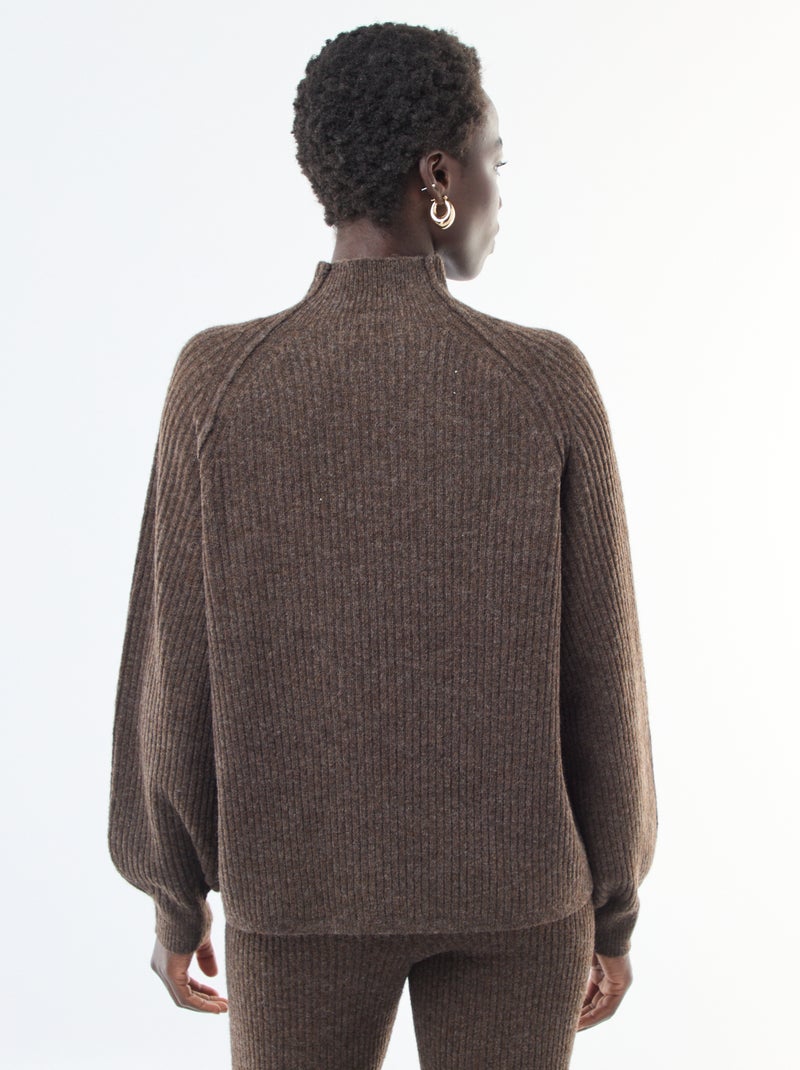 Pull côtelé manches longues et col montant Marron - Kiabi