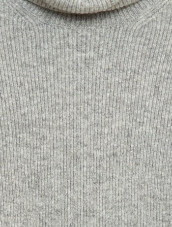 Pull côtelé uni à col roulé