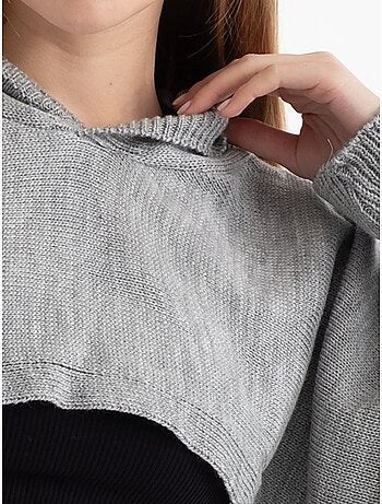 Pull court à capuche