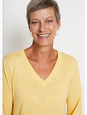 Pull court col V avec laine mérinos