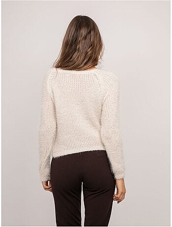 Pull court en maille poilue encolure dégagée kynaelle