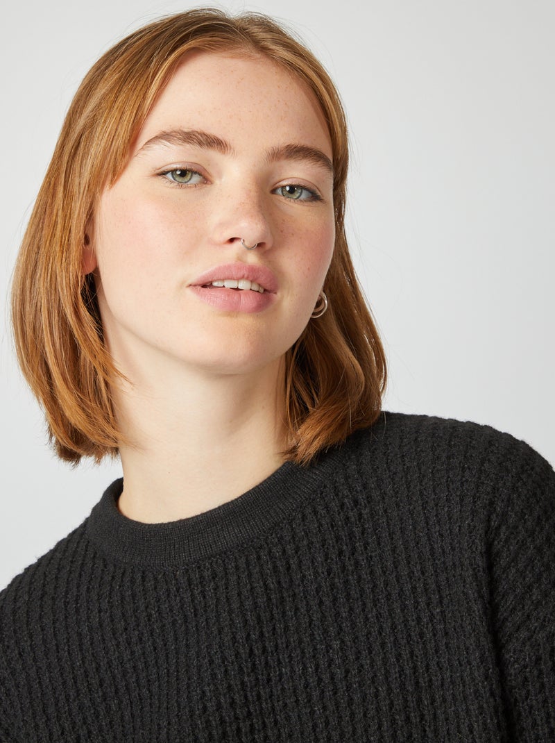 Pull crop top maille fantaisie noir - Kiabi