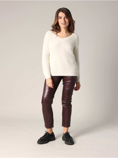 Pull doux à col en V en maille duveteuse 'Deeluxe' - Kiabi