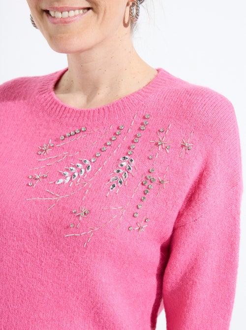 Pull doux col rond avec strass et sequins - Kiabi