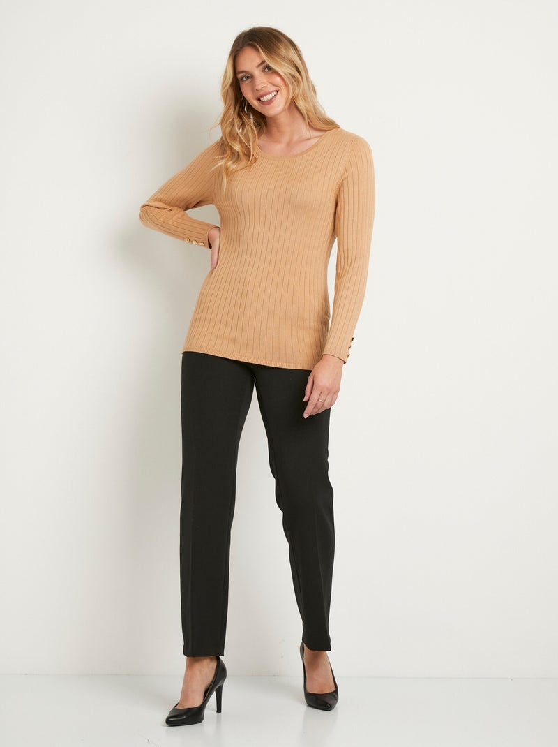 Pull doux côtelé court col rond côtes plates Camel - Kiabi