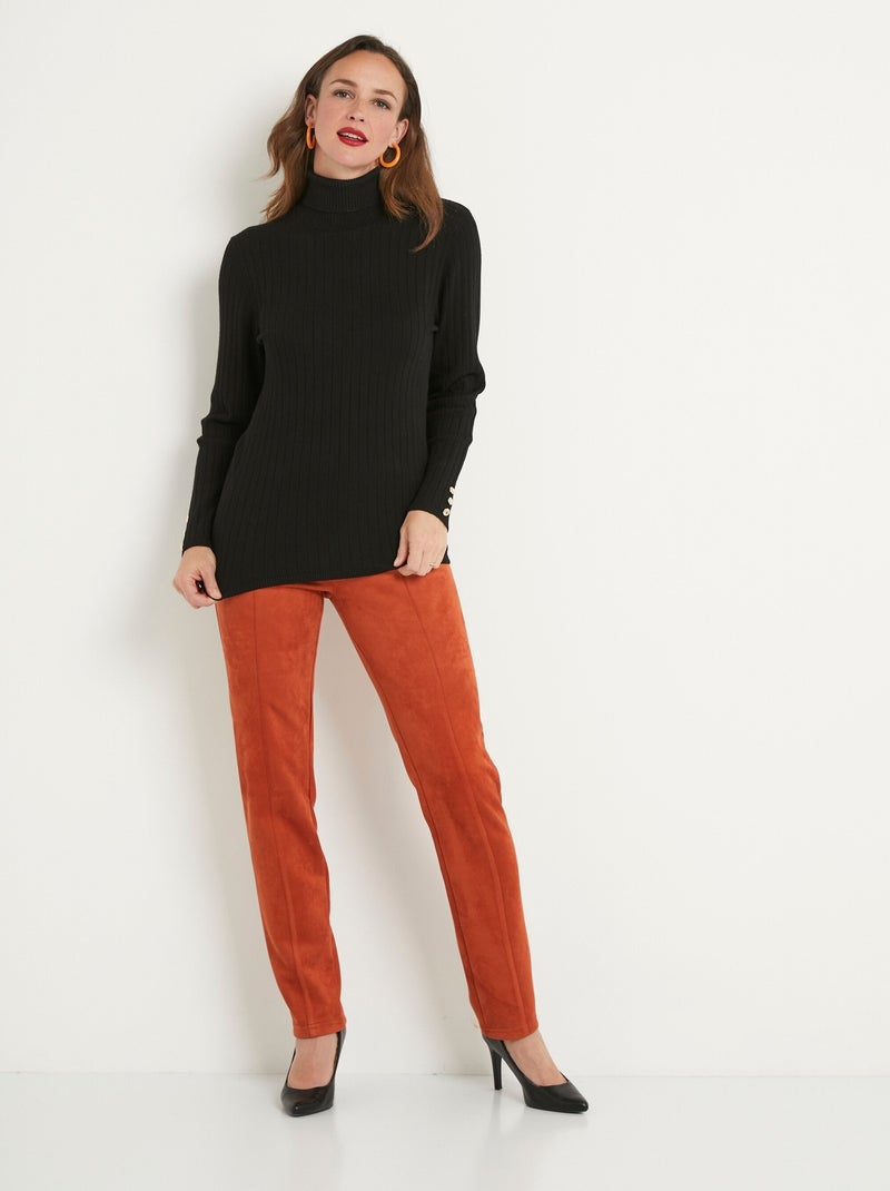 Pull doux côtelé court col roulé côtes plates Noir - Kiabi