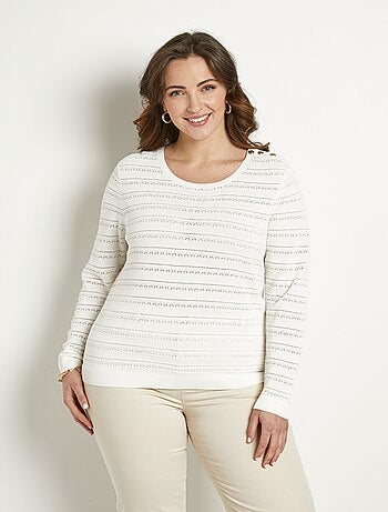Pull doux court col rond uni manches longues