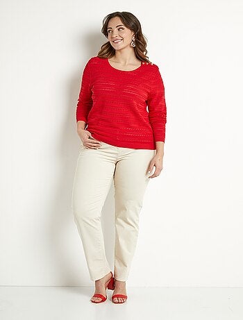 Pull doux court col rond uni manches longues