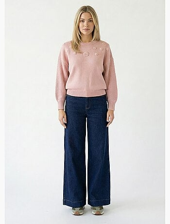 Pull doux fleurs brodées col rond