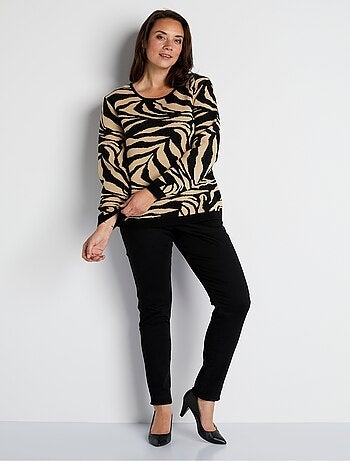 Pull doux jacquard zèbre col rond