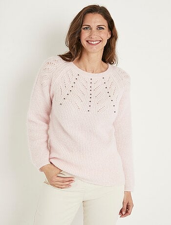 Pull doux maille poilue col rond perlé ajouré