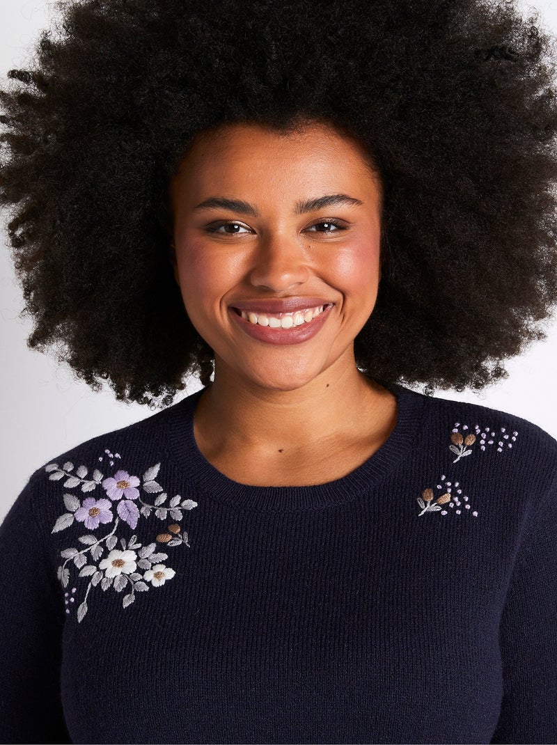 Pull doux uni brodé col rond manches longues - Afibel Bleu marine - Kiabi
