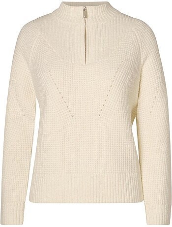 Pull écru en maille gaufrée avec une coupe droite et un col camionneur