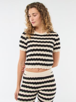 Pull en crochet à manches courtes