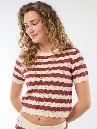 Pull en crochet à manches courtes