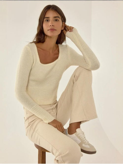 Pull en maille à col carré et détails côtelés - Kiabi Pull en maille à col carré et détails côtelés - Kiabi