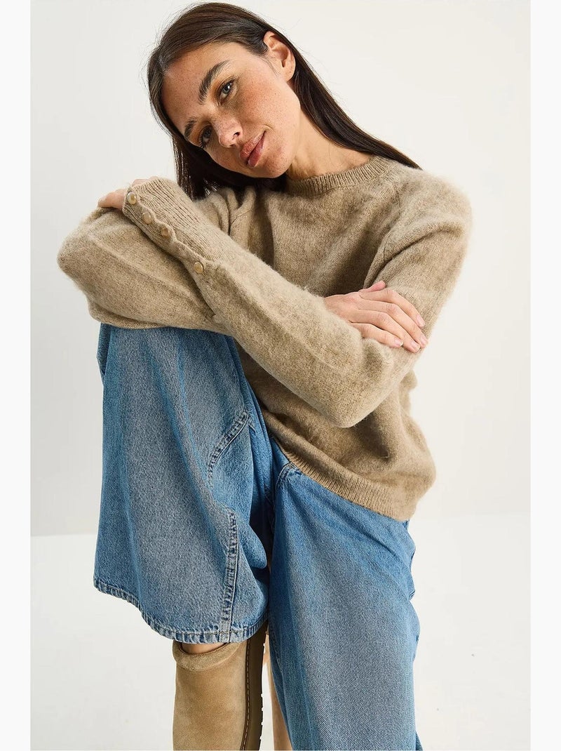 Pull en maille à col rond avec bouton lucci Camel - Kiabi