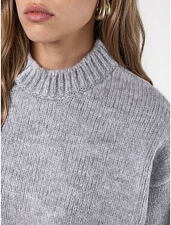 Pull en maille à col rond et coupe décontractée