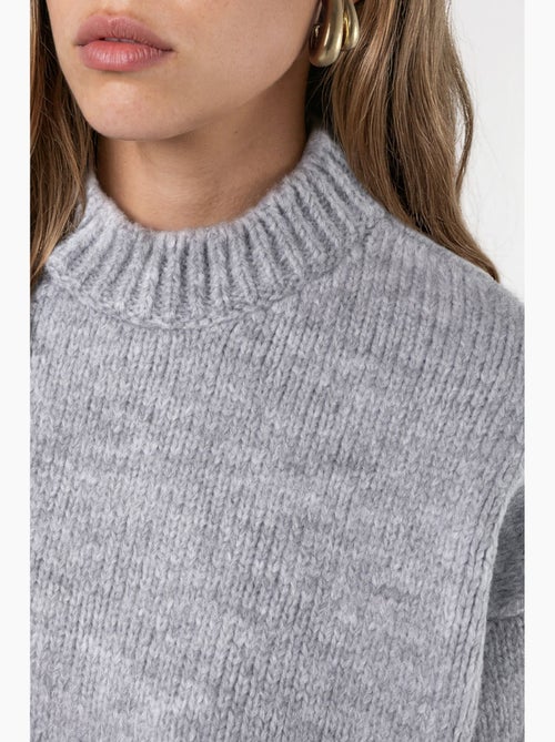Pull en maille à col rond et coupe décontractée hiccup - Kiabi Pull en maille à col rond et coupe décontractée hiccup - Kiabi