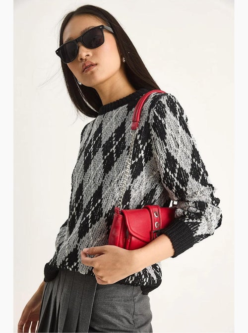 Pull en maille à col rond pour femme , motif losanges lucci - Kiabi Pull en maille à col rond pour femme , motif losanges lucci - Kiabi