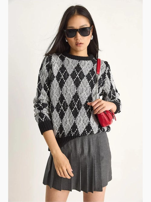 Pull en maille à col rond pour femme , motif losanges lucci - Kiabi Pull en maille à col rond pour femme , motif losanges lucci - Kiabi