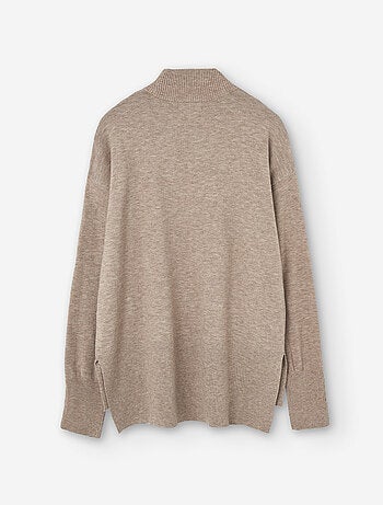 Pull en maille à col roulé et dos plus long