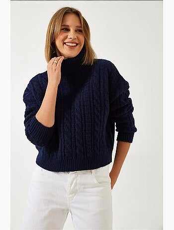 Pull en maille à col roulé et motifs lucci