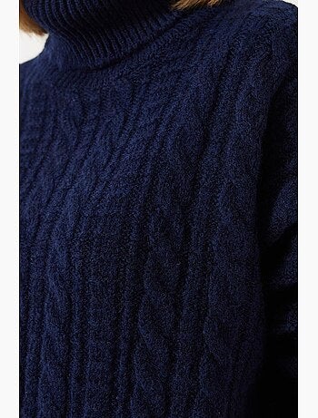 Pull en maille à col roulé et motifs lucci