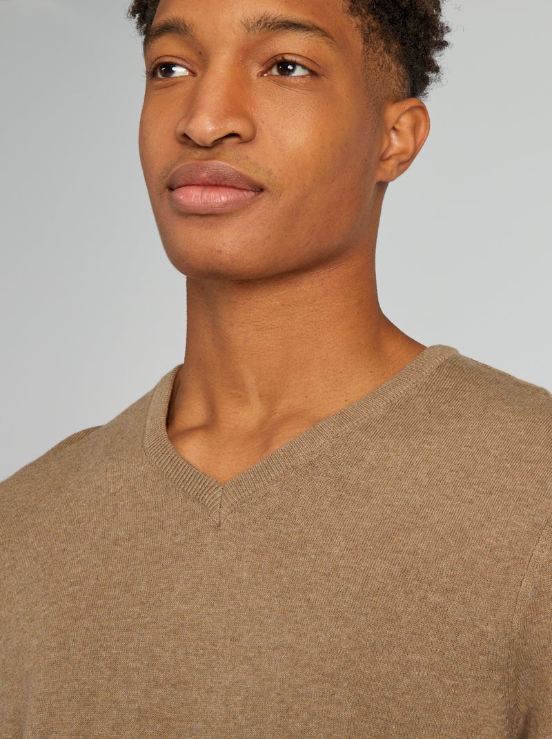 Pull en maille à col V + d'1m90 Beige - Kiabi