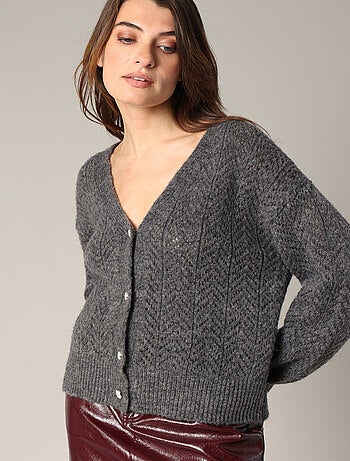 Pull en maille ajourée avec boutons en perles
'Deeluxe'