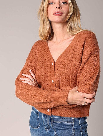 Pull en maille ajourée avec boutons en perles
'Deeluxe'