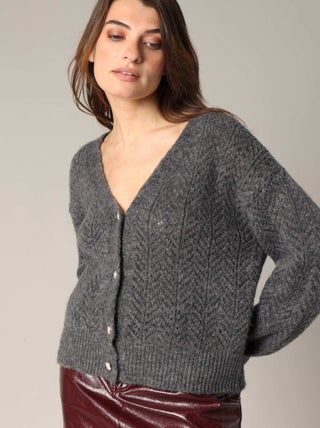 Pull en maille ajourée avec boutons nacrés
 'Deeluxe'