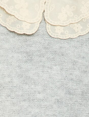 Pull en maille avec col claudine brodé