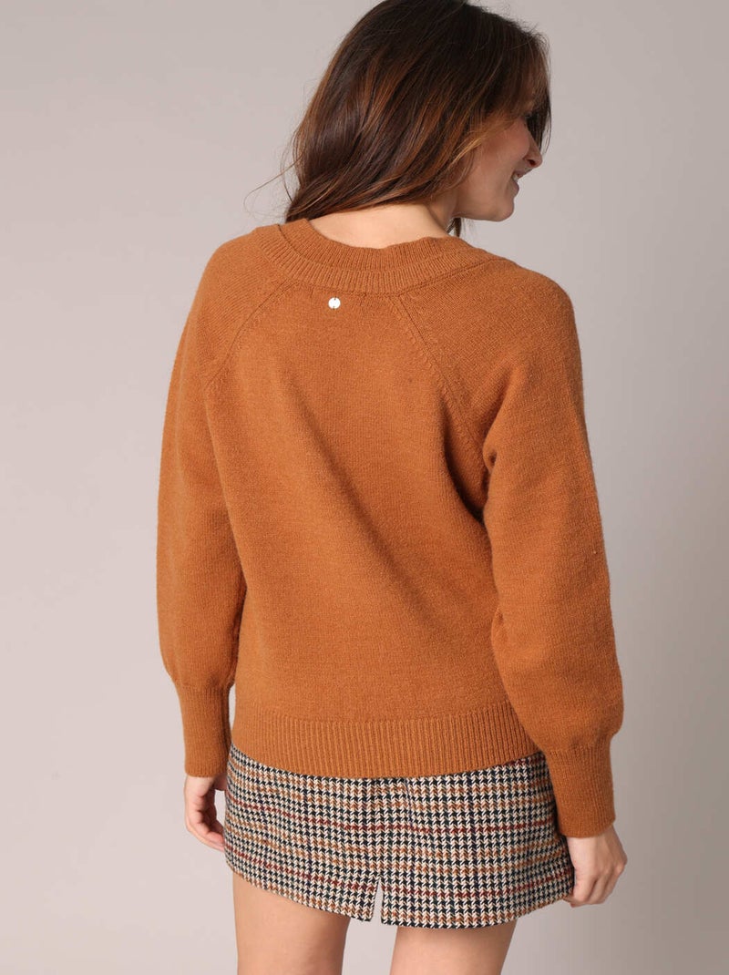 Pull en maille avec double col en V 'Deeluxe' Marron - Kiabi