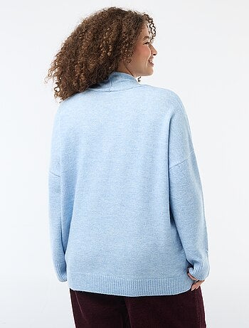Pull en maille avec écharpe intégrée