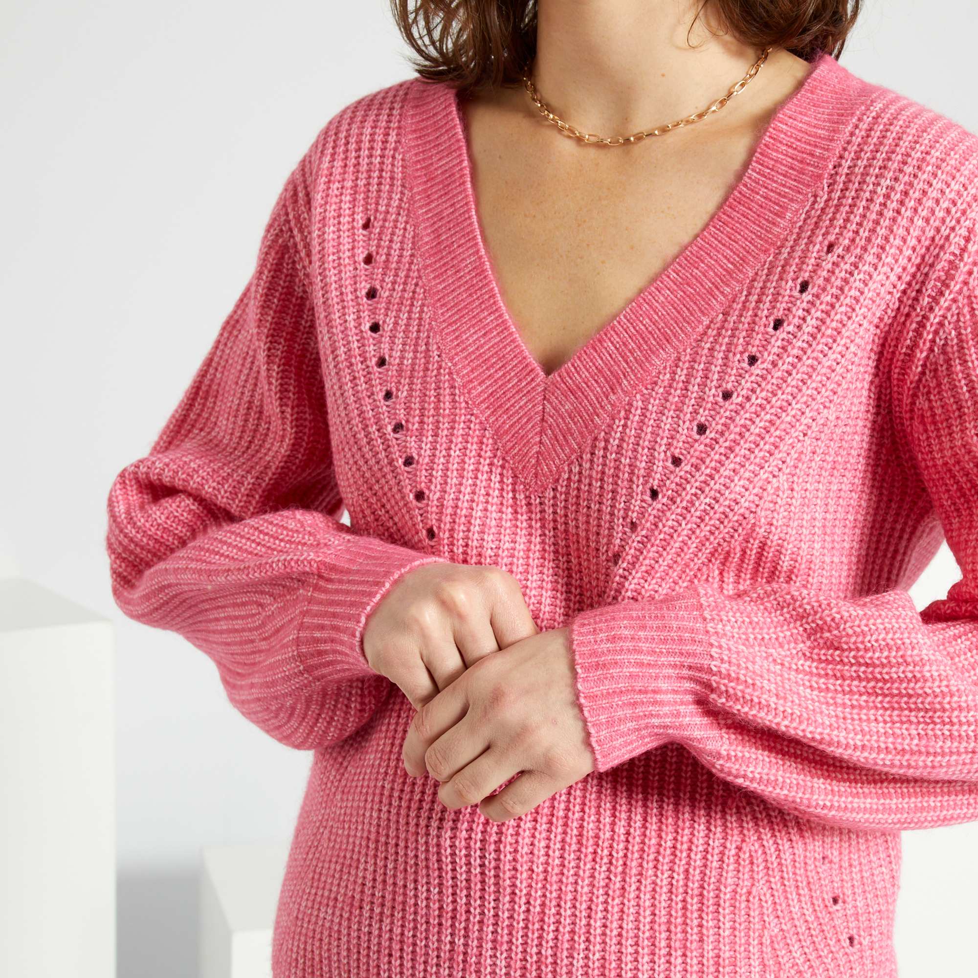 Pull col v maille