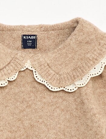 Pull en maille douce avec col brodé