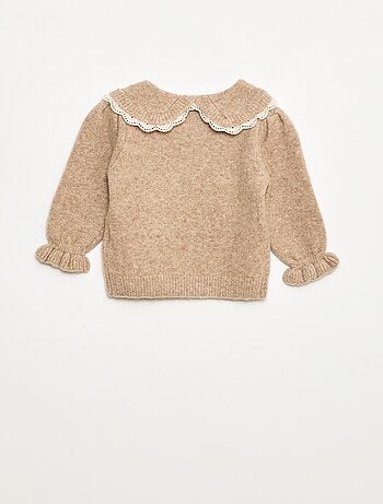 Pull en maille douce avec col brodé