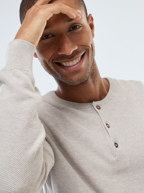 Pull en maille fantaisie à col rond boutonné - Kiabi