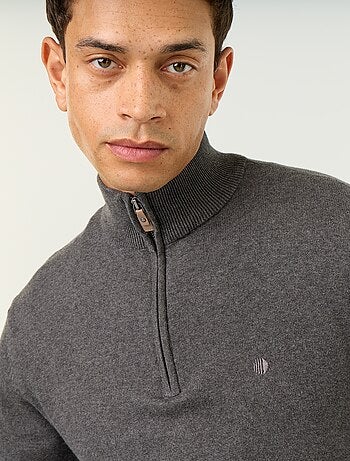 Pull en maille fine jauge avec col camionneur