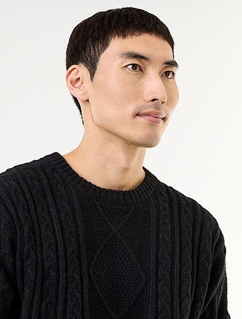 Pull en maille grosse jauge avec torsades